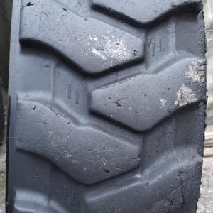 Opona używana przemysłowa 290/90-20 LIEBHERR EXCAVATOR EM-22; 700zł W4132