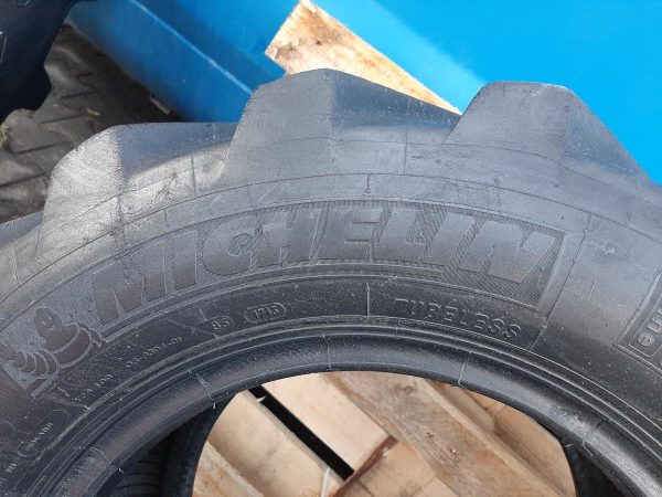 Opona używana 400/70-20 16.0/70-20 ; 400/70R20 MICHELIN 700zł W4142 - obrazek 4