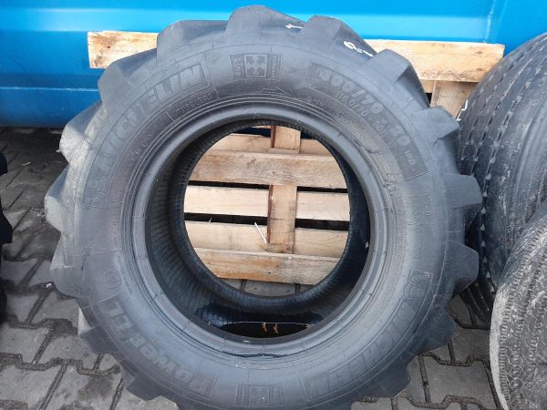 Opona używana 400/70-20 16.0/70-20 ; 400/70R20 MICHELIN 700zł W4142 - obrazek 2