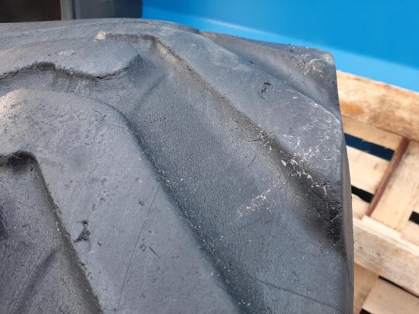 Opona używana 400/70-20 16.0/70-20 ; 400/70R20 MICHELIN 700zł W4142 - obrazek 10