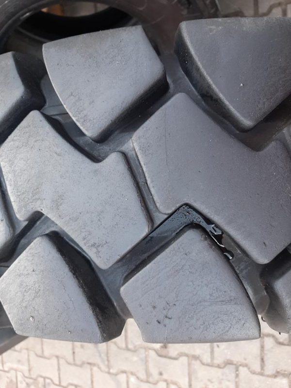 Opona używana przemysłowa 11.00-20 KENDA KINETICS K610 500zł W4144 - obrazek 5