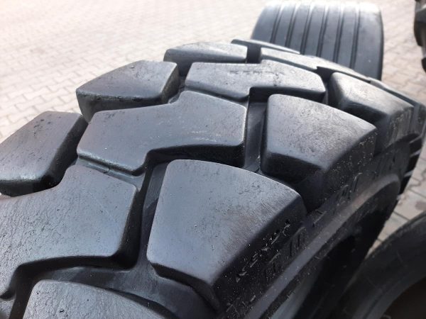 Opona używana przemysłowa 11.00-20 KENDA KINETICS K610 500zł W4144 - obrazek 10