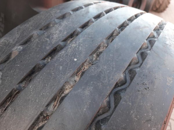 Opona używana ciężarowa 315/70R22.5 CONTINENTAL HSR2 600zł C2376 - obrazek 12