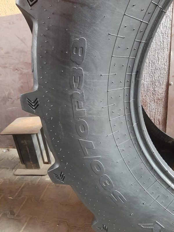 Opona używana rolnicza 580/70R38 GALAXY EARTH 1900zł W4151 - obrazek 3