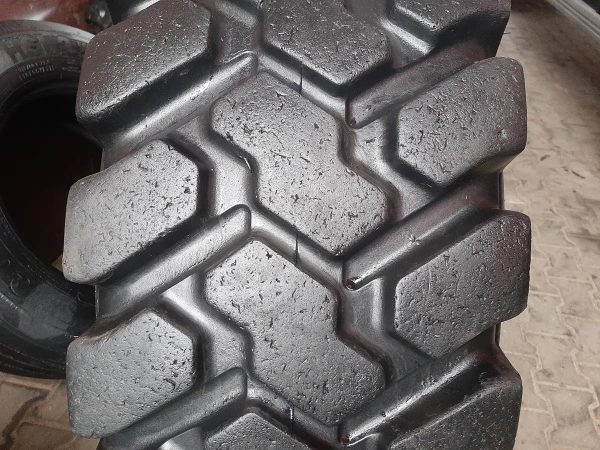 Opona używana rolnicza 400/80R24 BKT MULTIMAX MP527; 900zł W4154 - obrazek 4