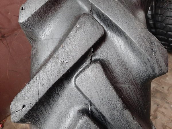 Opona używana rolnicza 13.6/12-36 SEMPERIT AS 600zł W4155 - obrazek 4