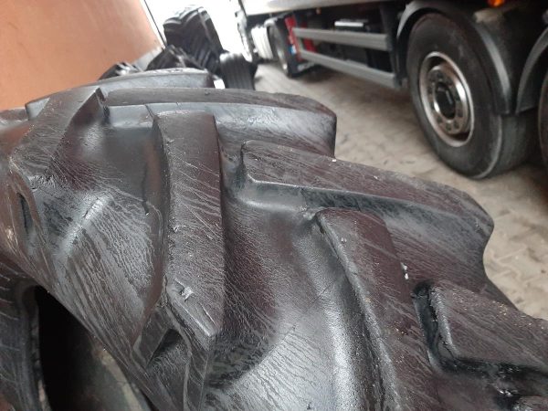 Opona używana rolnicza 13.6/12-36 SEMPERIT AS 600zł W4155 - obrazek 5