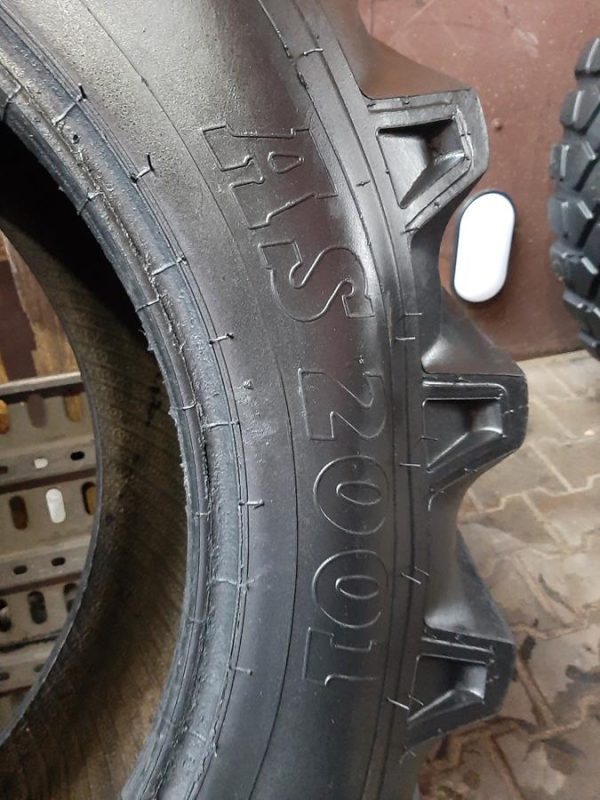 Opona używana rolnicza 16.9-28 BKT AS 2001 900zł W4157 - obrazek 3