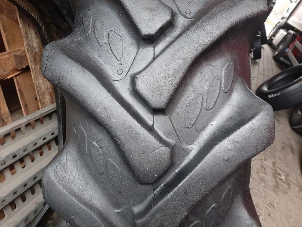 Opona używana rolnicza 16.9-28 BKT AS 2001 900zł W4157 - obrazek 4
