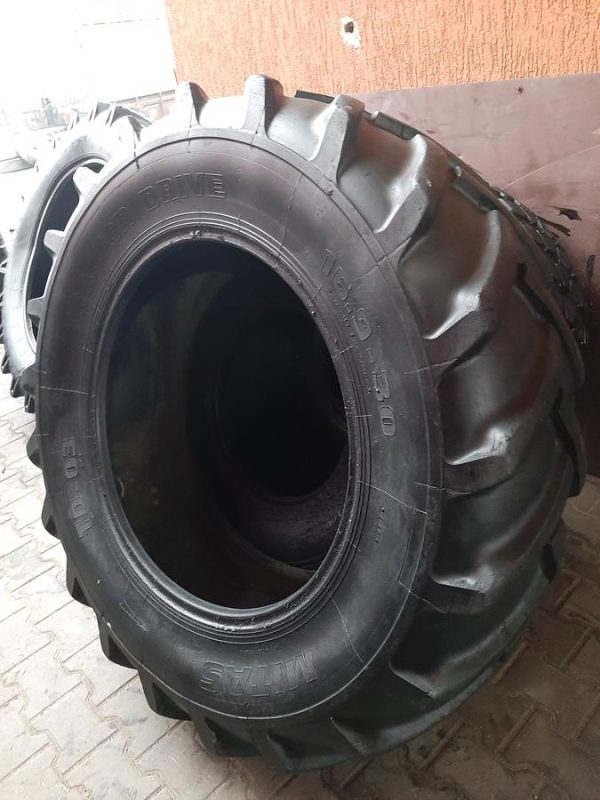 Opona używana rolnicza 16.9-30 MITAS TD-03 TRACTOR 900zł W4158 - obrazek 2