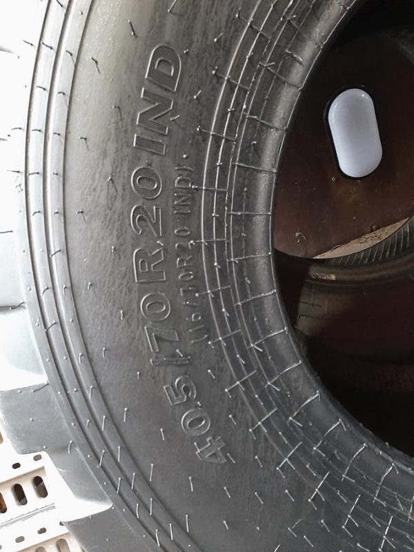 Opona używana przemysłowa 405/70R20 ; 16/70R20 GALAXY MULTITOUGH 800zł W4159 - obrazek 3