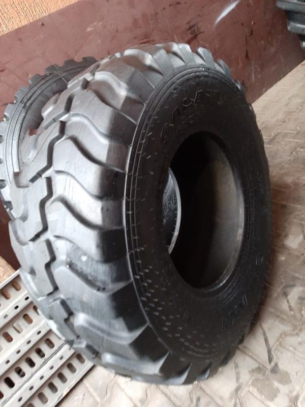 Opona używana przemysłowa 405/70R20 ; 16/70R20 GALAXY MULTITOUGH 800zł W4159 - obrazek 11
