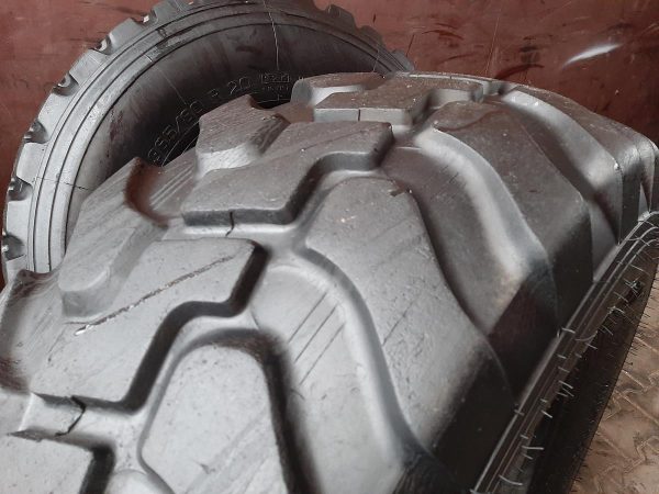 Opona używana przemysłowa 405/70R20 ; 16/70R20 GALAXY MULTITOUGH 800zł W4159 - obrazek 15