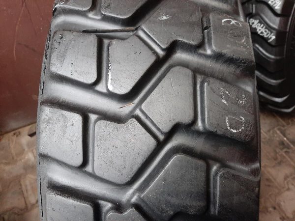 Opona używana przemysłowa 365/80R20 PIRELLI PS22 PISTA 400zł W4160 - obrazek 4