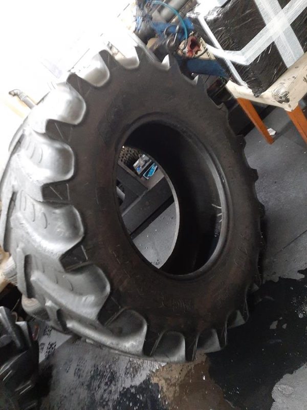Opona używana rolnicza 420/70R24 BKT AGRIMAX RT765 600zł W4172 - obrazek 2