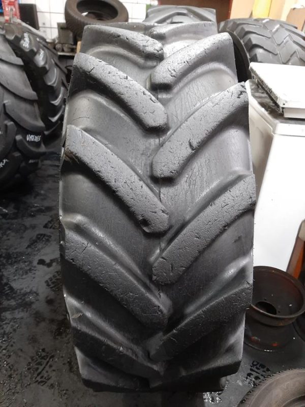 Opona używana przemysłowa 15.5/80-24 GALAXY SUPER HIGH LIFT 700zł W4173