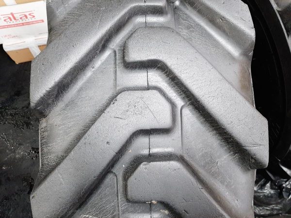 Opona używana 440/80-24 17.8/80-24 ; 440/80R24 BKT 1000zł W4174 - obrazek 3