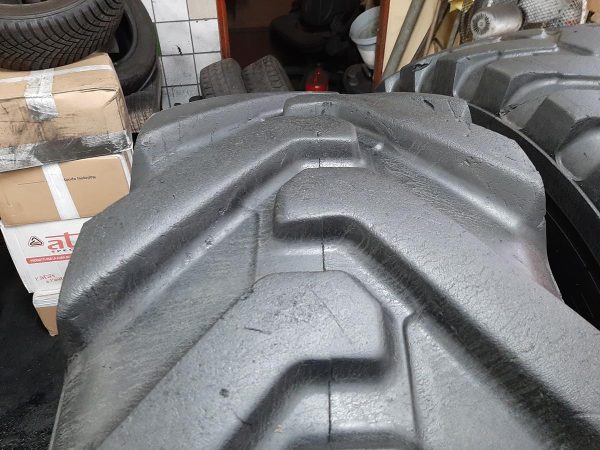 Opona używana 440/80-24 17.8/80-24 ; 440/80R24 BKT 1000zł W4174 - obrazek 4