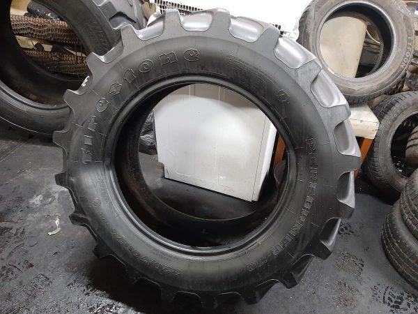 Opona używana rolnicza 320/70R24 FIRESTONE PERFORMER 70; 600zł W4175 - obrazek 2