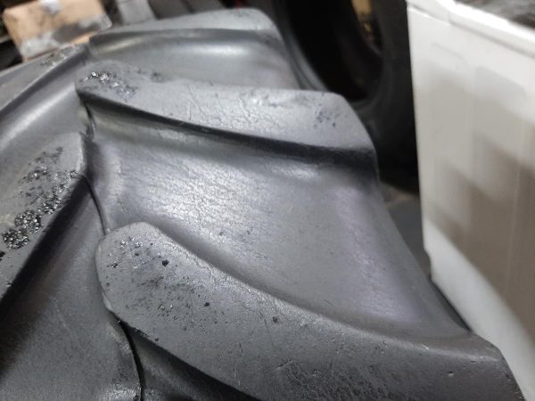 Opona używana rolnicza 320/70R24 FIRESTONE PERFORMER 70; 600zł W4175 - obrazek 9