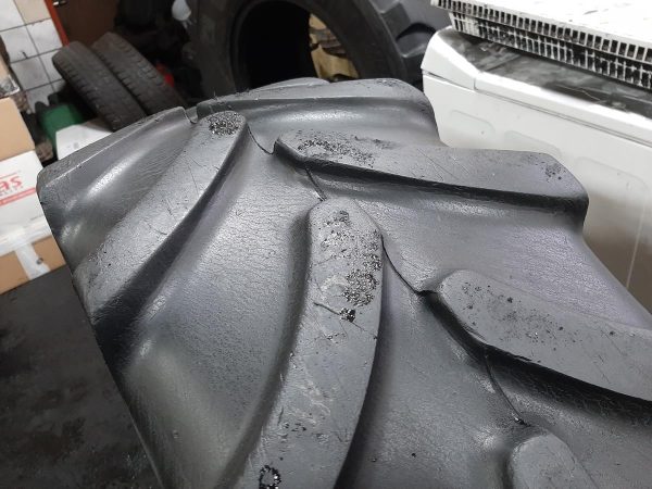 Opona używana rolnicza 320/70R24 FIRESTONE PERFORMER 70; 600zł W4175 - obrazek 12