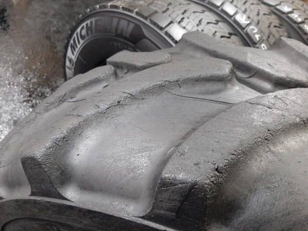 Opona używana przemysłowa 460/70R24 ; 17.5R24 VREDESTEIN 1000zł W4176 - obrazek 15
