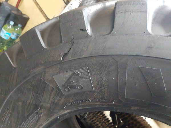 Opona używana przemysłowa 460/70R24 ; 17.5R24 VREDESTEIN 800zł W4177 - obrazek 9