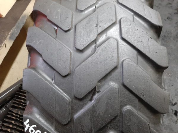Opona używana przemysłowa 460/70R24 ; 17.5R24 VREDESTEIN 800zł W4177 - obrazek 4