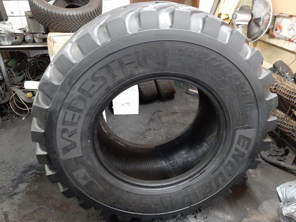 Opona używana przemysłowa 460/70R24 ; 17.5R24 VREDESTEIN 800zł W4177 - obrazek 13