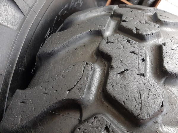 2x Opona używana przemysłowa 405/70R24 MITAS EM-01; 950zł(szt.) W4180 - obrazek 5