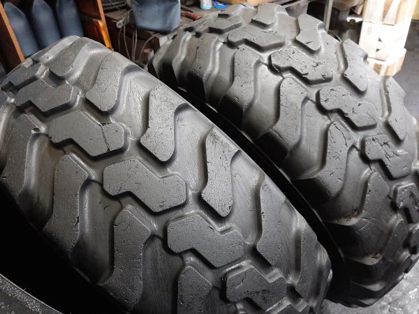 2x Opona używana przemysłowa 405/70R24 MITAS EM-01; 950zł(szt.) W4180 - obrazek 14