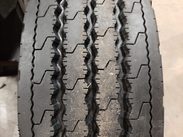 Opona używana ciężarowa 245/70R19.5 DOUBLE STAR DSR266 400zł C2382 - obrazek 4