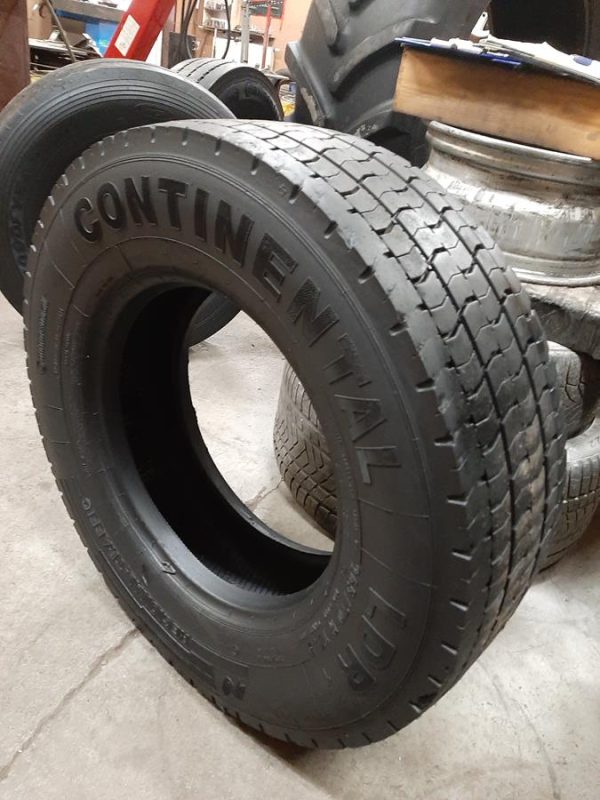 Opona używana ciężarowa 265/70R17.5 CONTINENTAL LDR 300zł C2383 - obrazek 2