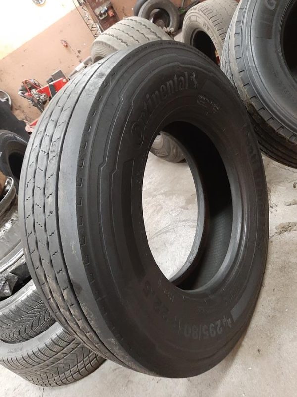 Opona używana ciężarowa 295/80R22.5 CONTINENTAL HYBRID 600zł C2388 - obrazek 2
