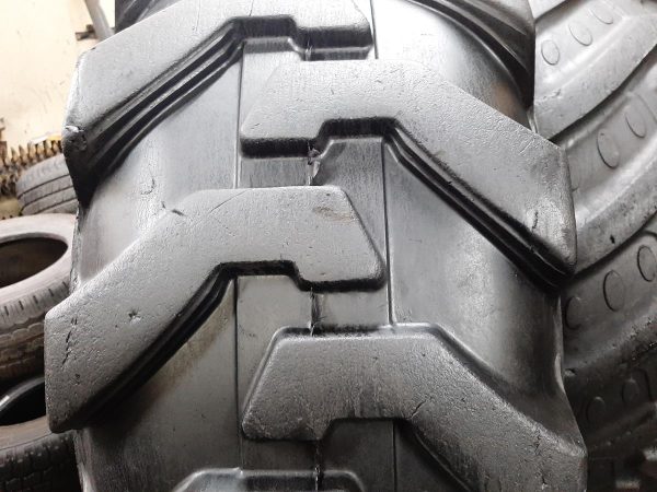 Opona używana przemysłowa 440/80-24 16.9-24 CAMSO BACKHOE 1000zł W4168 - obrazek 4