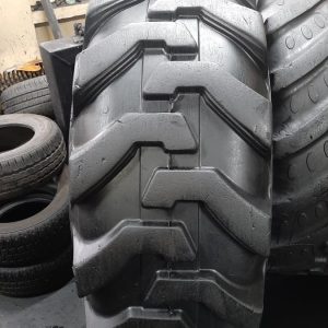 Opona używana przemysłowa 440/80-24 16.9-24 CAMSO BACKHOE 1000zł W4168
