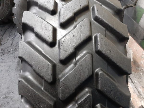 Opona używana przemysłowa 460/70R24 VREDESTEIN ENDURION 1200zł W4181 - obrazek 3