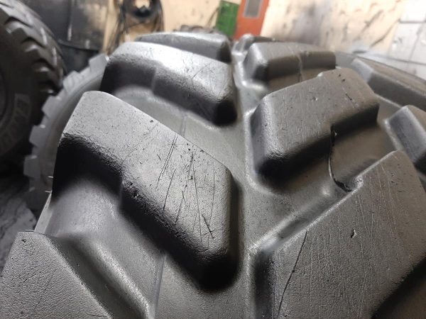 Opona używana przemysłowa 460/70R24 VREDESTEIN ENDURION 1200zł W4181 - obrazek 5