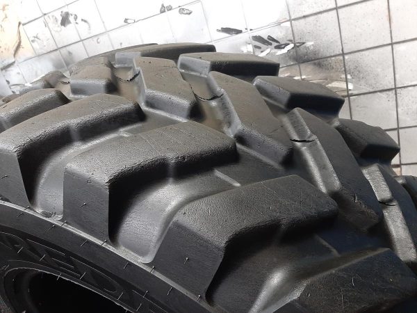 Opona używana przemysłowa 460/70R24 VREDESTEIN ENDURION 1200zł W4181 - obrazek 12