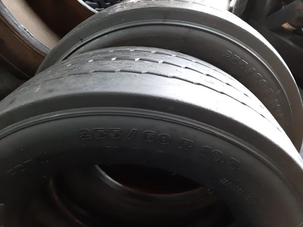 2x Opona używana ciężarowa 255/60R19.5 MICHELIN MAXI TRAILER XTA +E 600zł C2392 - obrazek 12