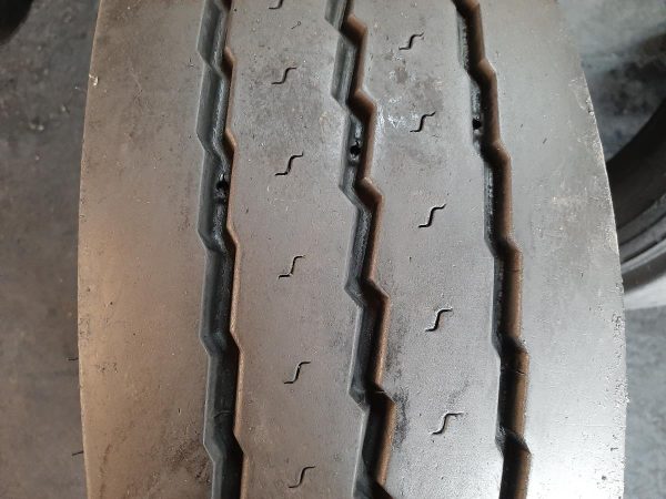 2x Opona używana ciężarowa 255/60R19.5 MICHELIN MAXI TRAILER XTA +E 550zł C2395 - obrazek 4