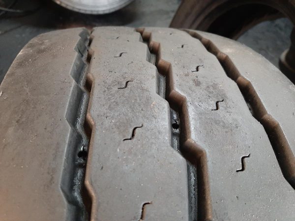 2x Opona używana ciężarowa 255/60R19.5 MICHELIN MAXI TRAILER XTA +E 550zł C2395 - obrazek 7