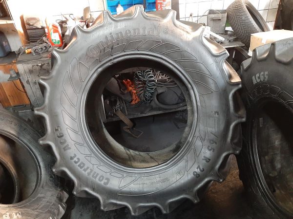 Opona używana rolnicza 540/65R28 CONTINENTAL CONTRACT AC65 1500zł W4193 - obrazek 2