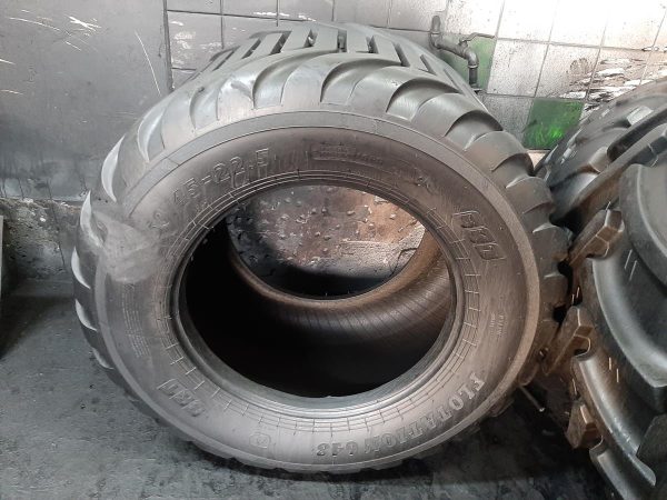 Opona używana rolnicza 550/45-22.5 BKT FLOTATION 648; 1000zł W4194 - obrazek 2