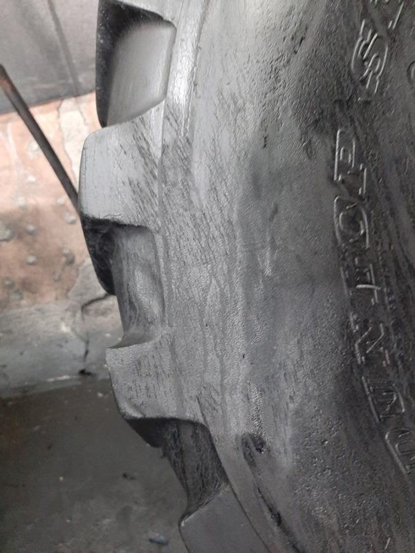 Opona używana przemysłowa 405/70R18 ; 15.5/70R18 DUNLOP 600zł W4197 - obrazek 7