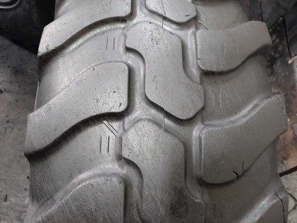 Opona używana przemysłowa 405/70R18 ; 15.5/70R18 DUNLOP 600zł W4197 - obrazek 13