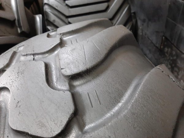 Opona używana przemysłowa 405/70R18 ; 15.5/70R18 DUNLOP 600zł W4197 - obrazek 10