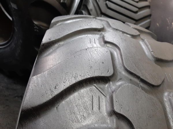 Opona używana przemysłowa 405/70R18 ; 15.5/70R18 DUNLOP 600zł W4197 - obrazek 6