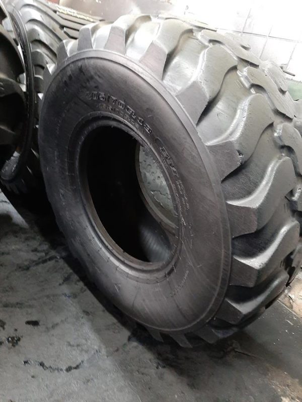 Opona używana przemysłowa 405/70R18 ; 15.5/70R18 DUNLOP 600zł W4197 - obrazek 12
