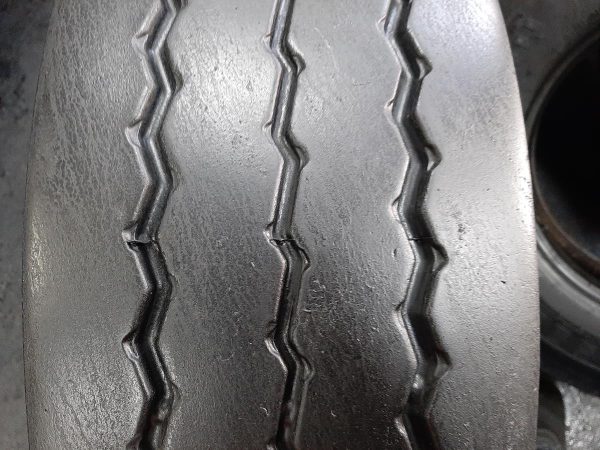 2x Opona używana ciężarowa 235/75R17.5 PIRELLI ST 01 350zł C2396 - obrazek 4
